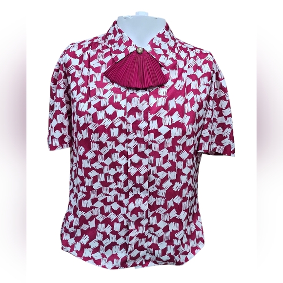 Carriage Court Tops - Vintage Carriage Court Blouse Women’s Size 12‎ Pink & White Size 12